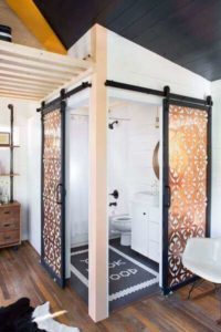 Aménager un studio de 30m2 : créer une cloison de salle de bain